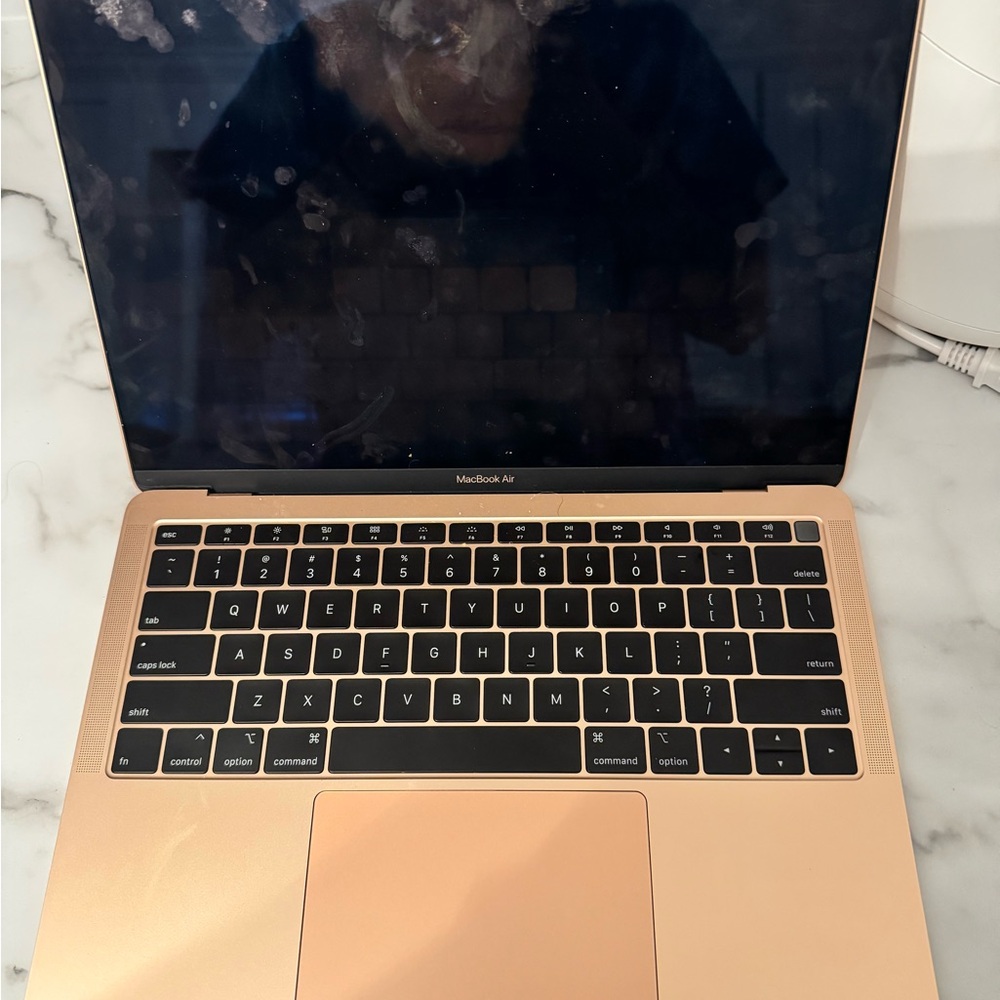 rose gold macbook air. great condition. used twice